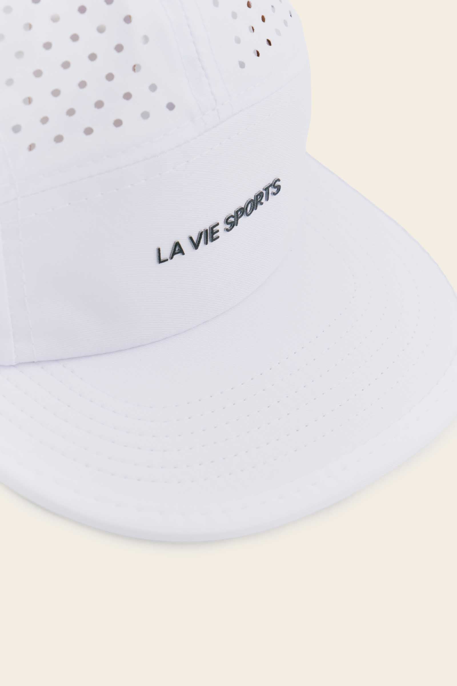 Boné 5 panel levinho branco