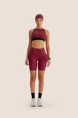 Look: Top dupla face + Bermuda multibolsos FlexSkin™ beterraba