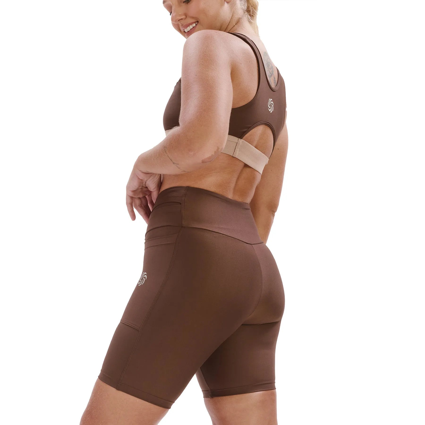 Bermuda de Compressão com Multibolsos Total Emana Café