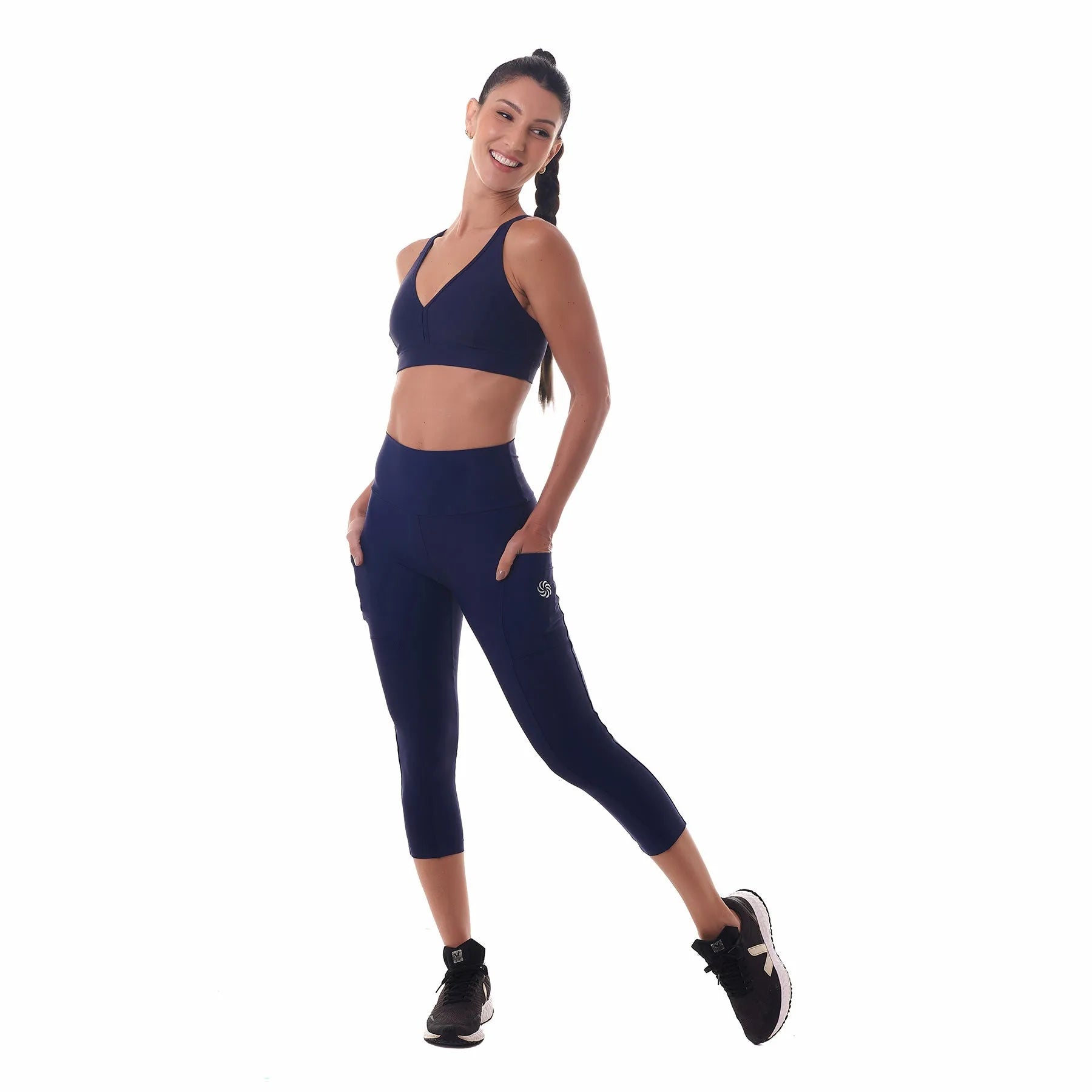 Calça de Compressão com Bolsos Cropped Clássica Emana Marinho