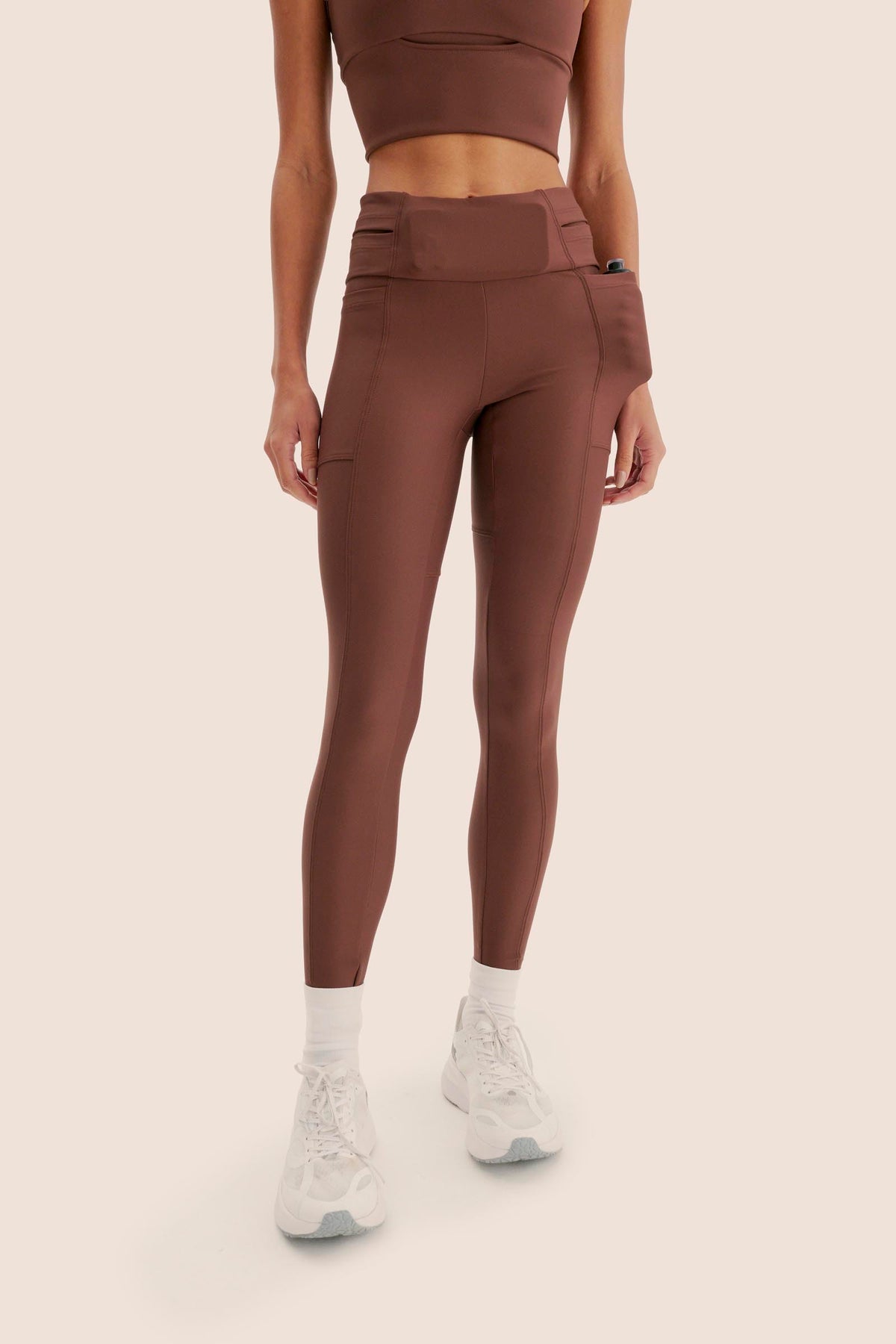 CALÇA DE COMPRESSÃO MULTIBOLSOS FlexSkin™ CHOCOLATE