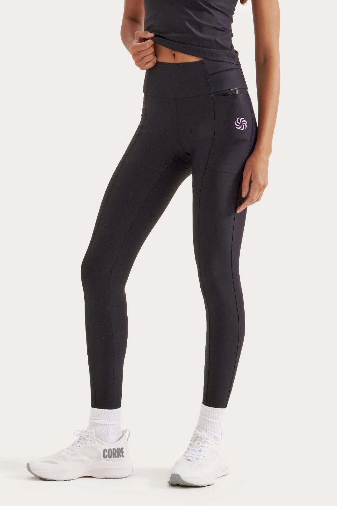 Calça de Compressão com Multibolsos Preta e Lavanda