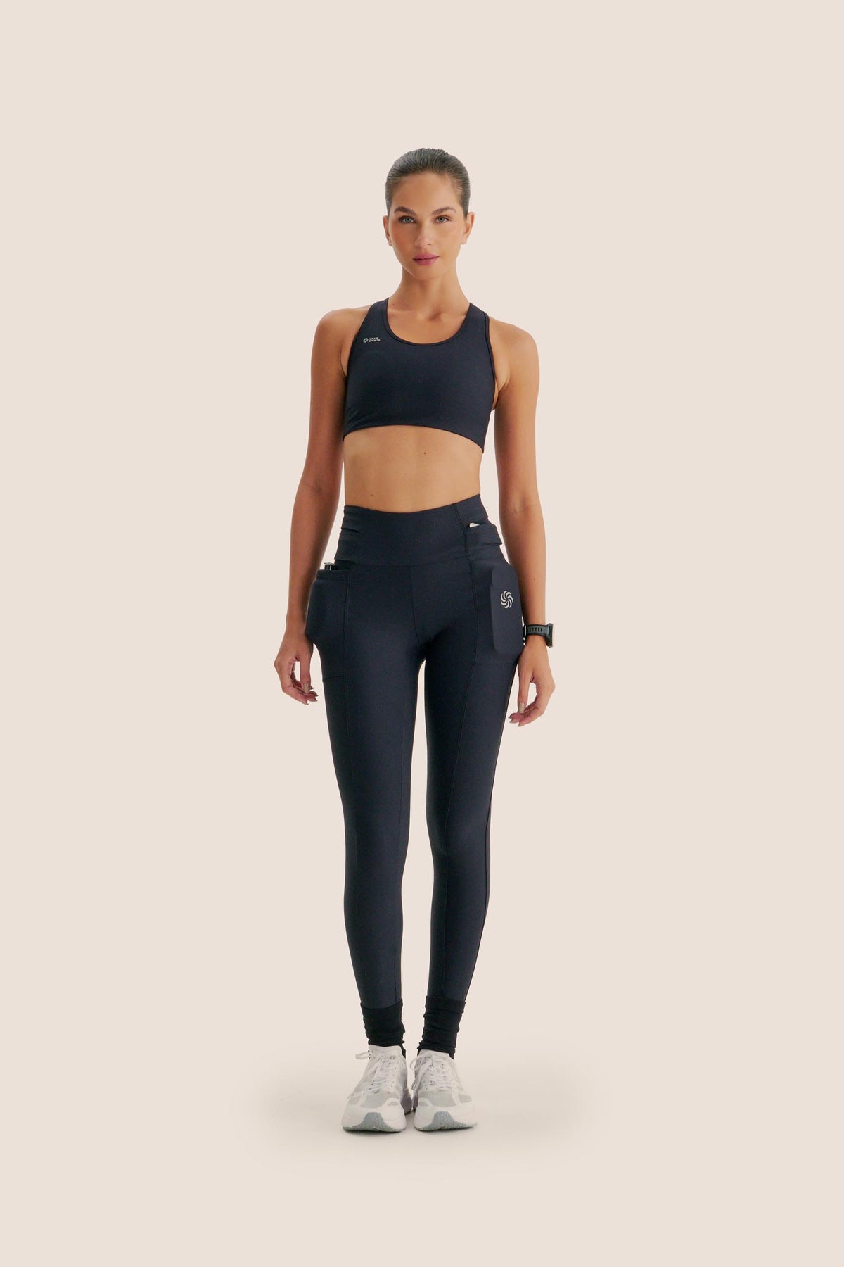 CALÇA DE COMPRESSÃO COM MULTIBOLSOS CompressSkin™ + Emana PRETA