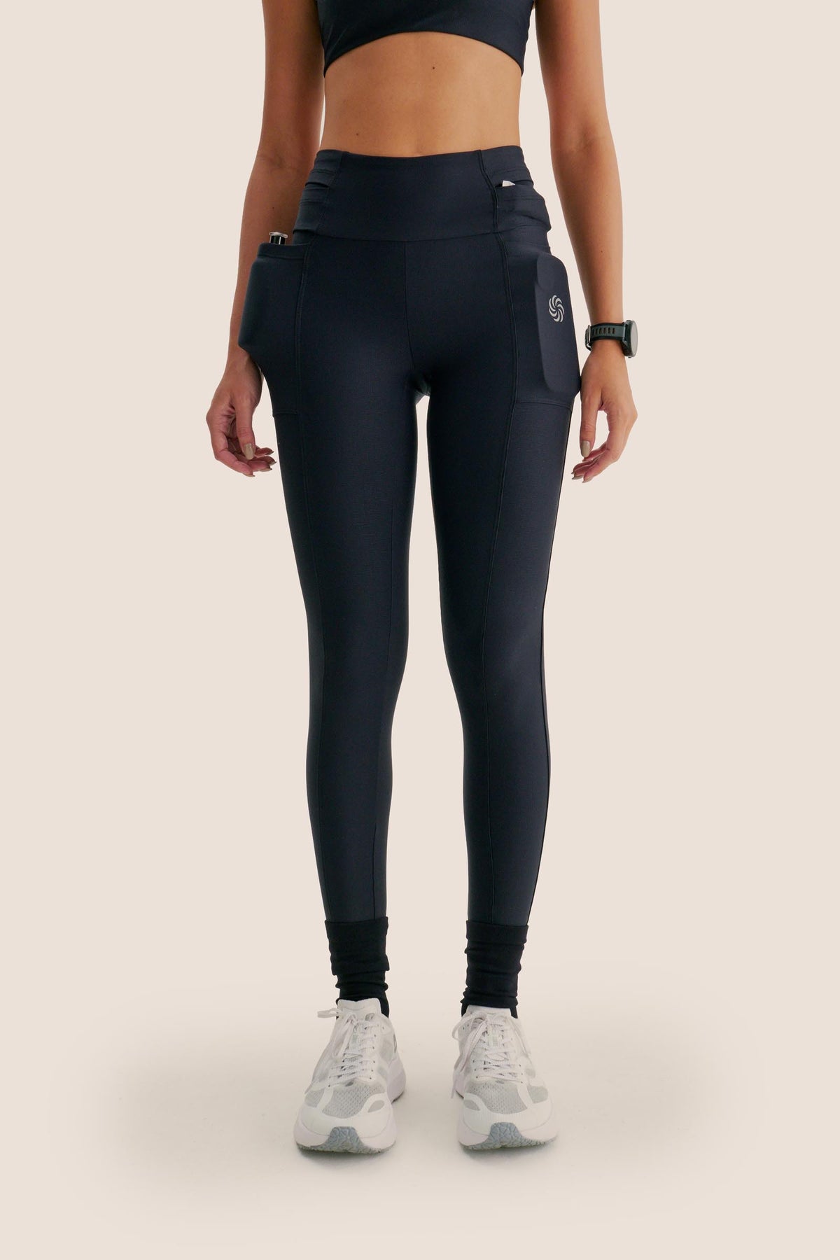 CALÇA DE COMPRESSÃO COM MULTIBOLSOS CompressSkin™ + Emana PRETA