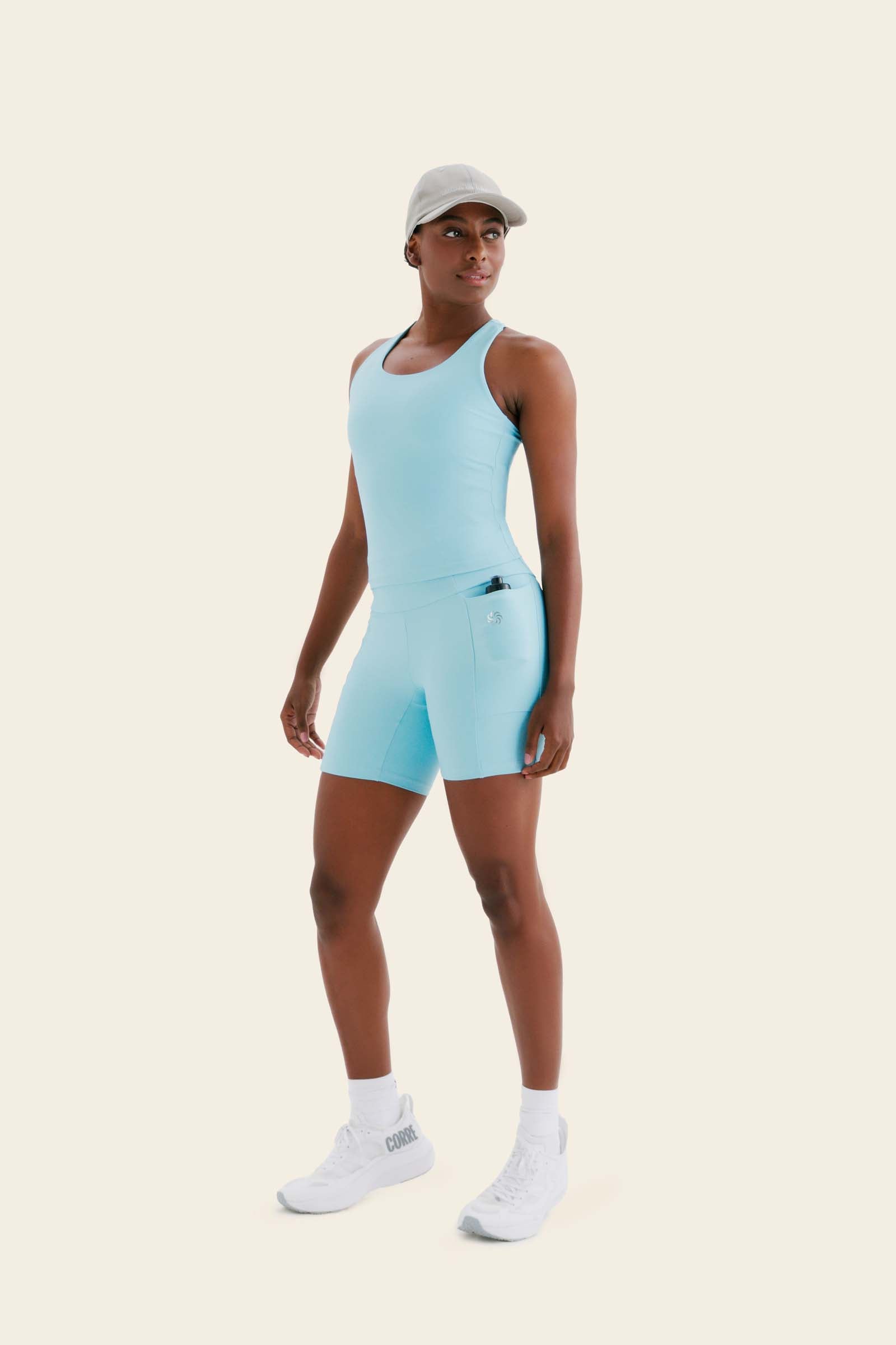 CAMISETA DE COMPRESSÃO COM SUPER BOLSO TOTAL EMANA BRISA