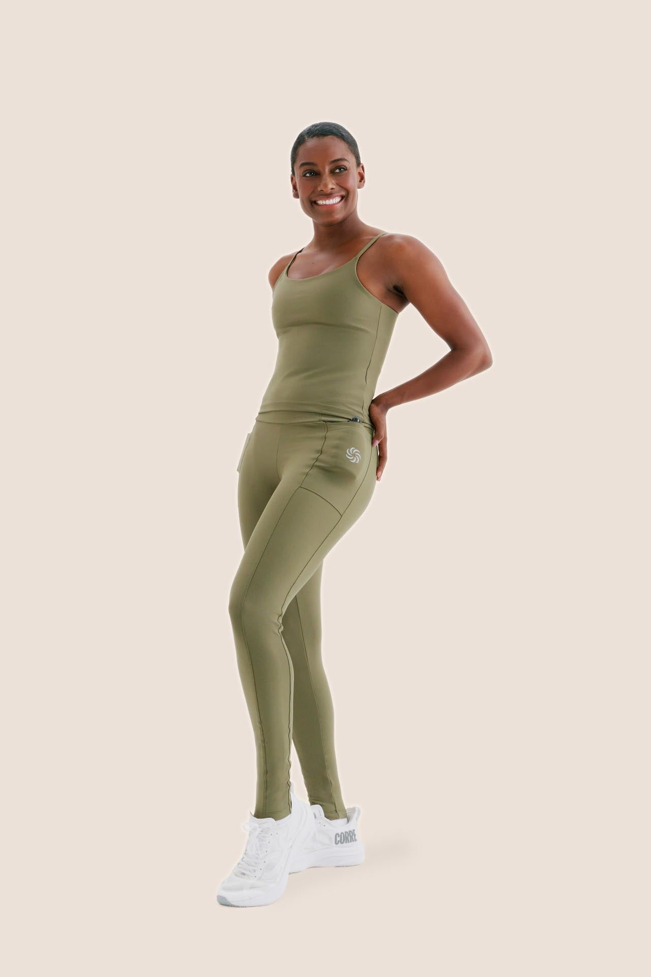 CAMISETA DE COMPRESSÃO ALCINHA TOTAL EMANA VERDE MUSGO