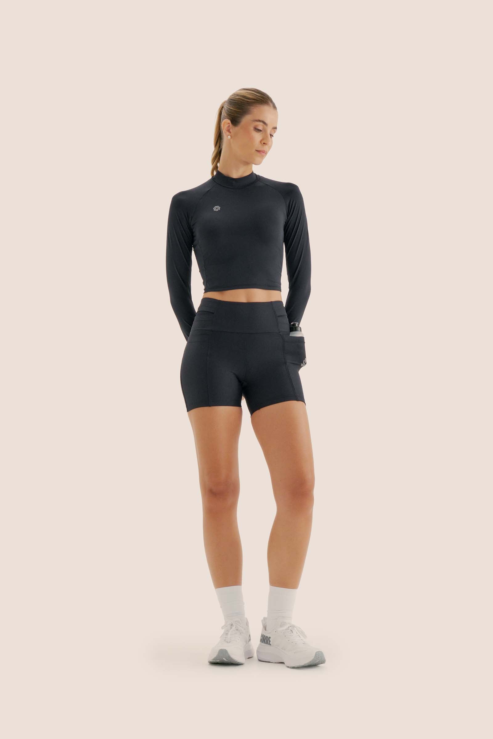 CAMISETA UV MANGA LONGA FLUIDA CROPPED PRETO