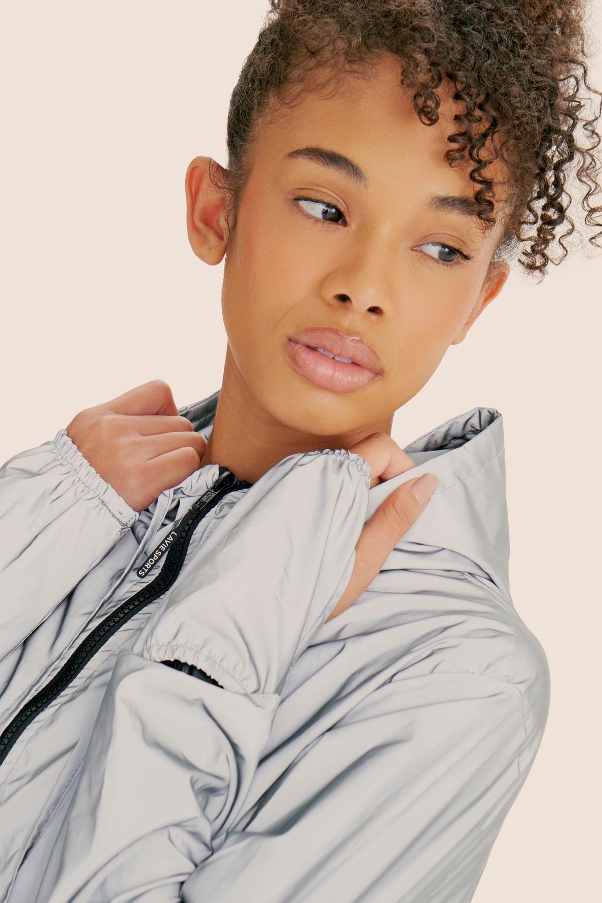 JAQUETA CORTA VENTO BOLSO REFLETIVO