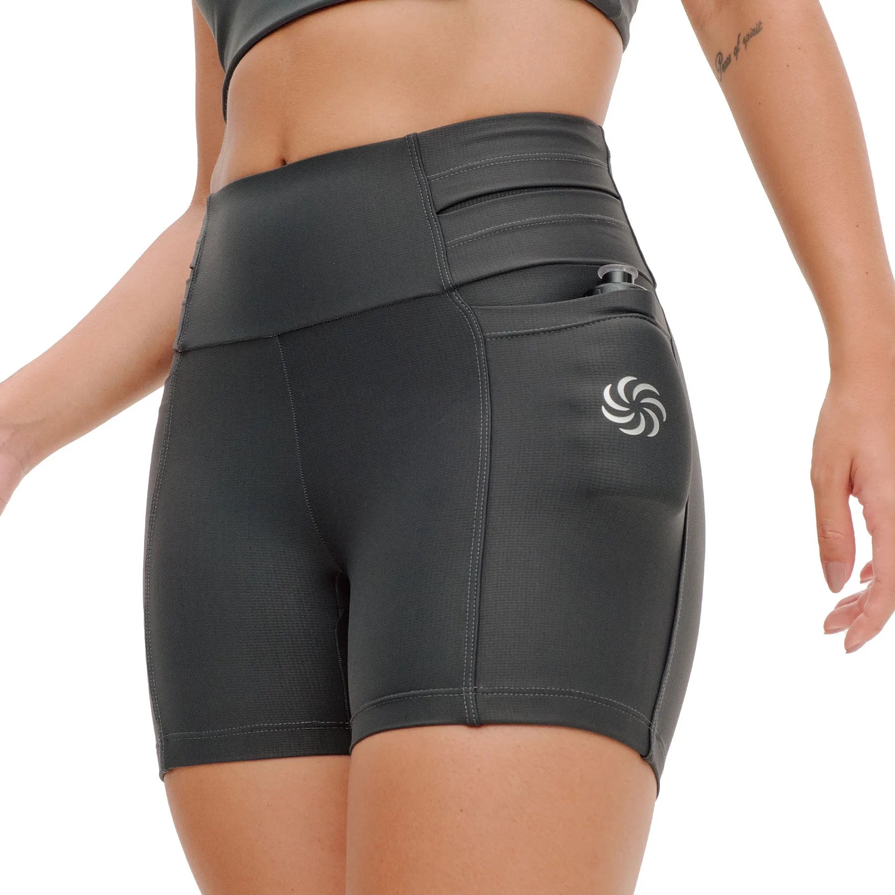 Short de Compressão Curto com Multibolsos