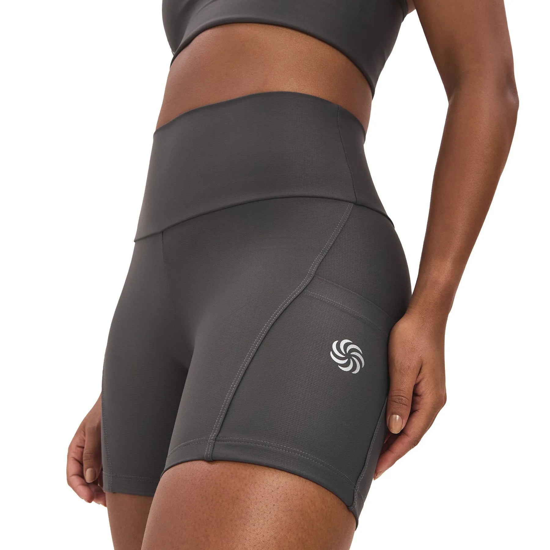 Short de Compressão com Bolsos Clássico