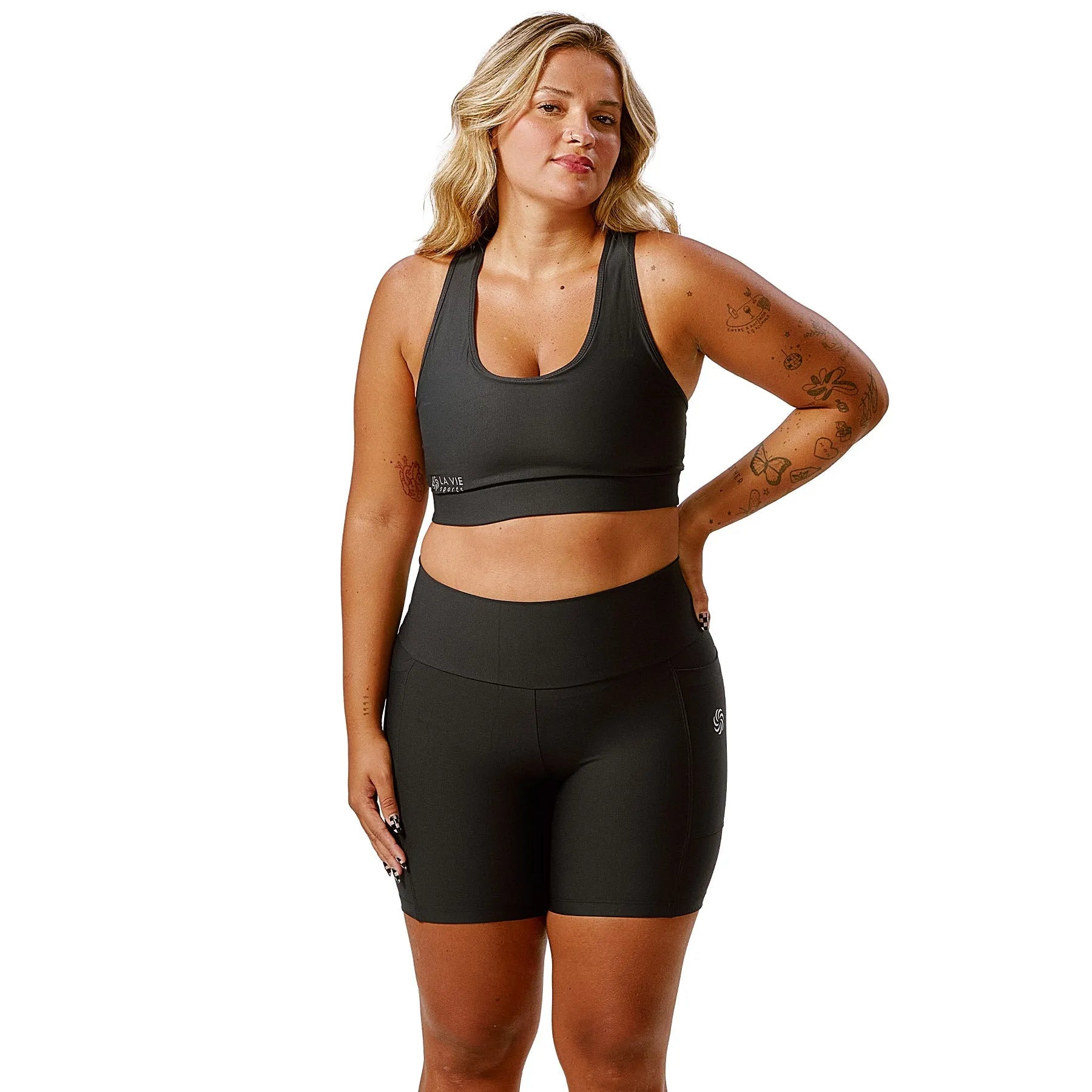 Short de Compressão com Bolsos Recortes Preto