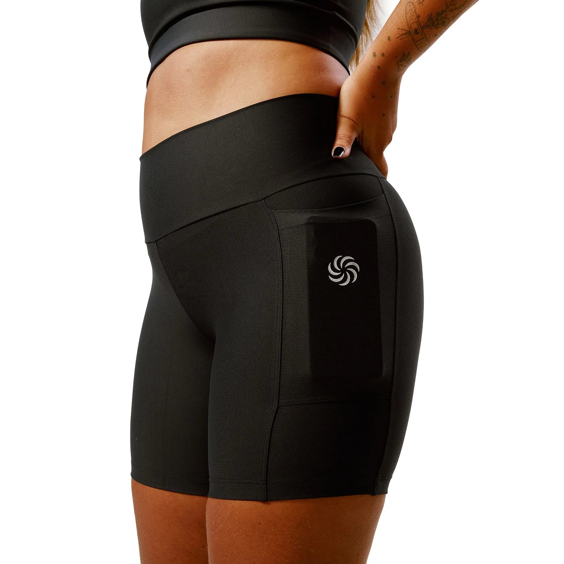 Short de Compressão com Bolsos Recortes