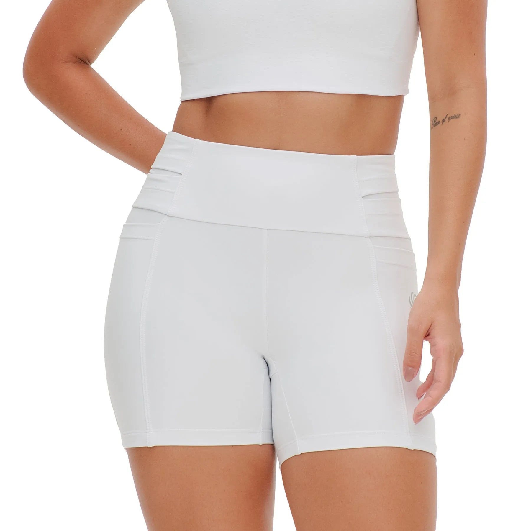 Short de Compressão com Multibolsos Total Emana