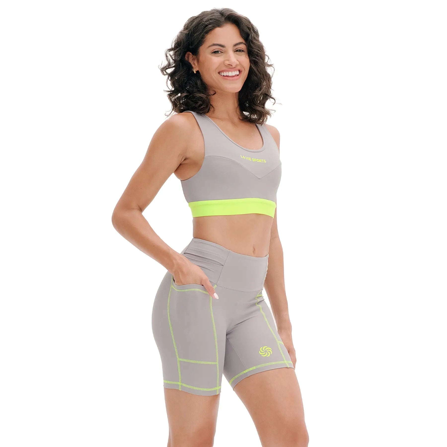 Short de Compressão com Multibolsos Total Emana Cinza