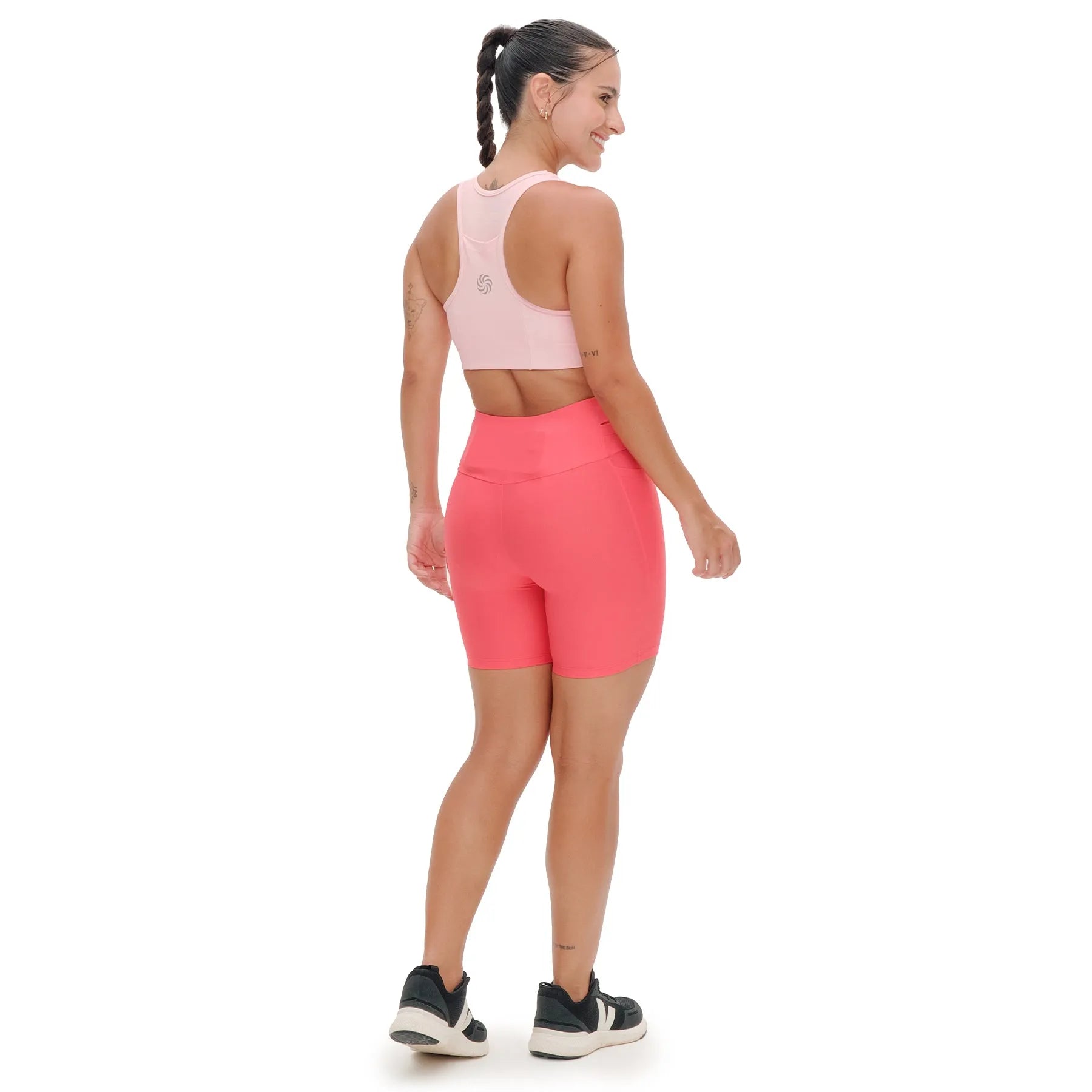 Short de Compressão com Multibolsos Goiaba