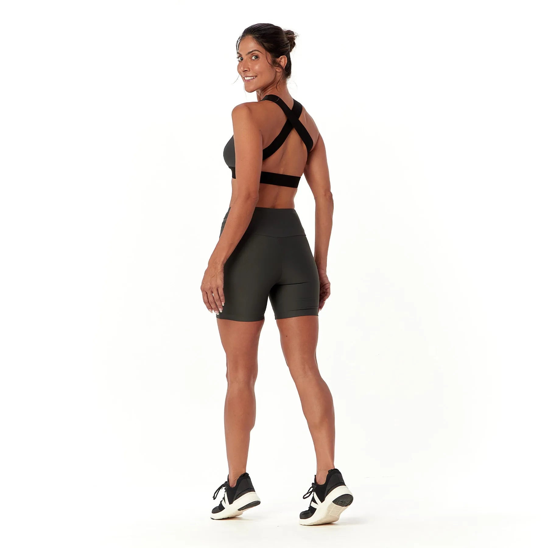 Short de Compressão com Multibolsos Grafite