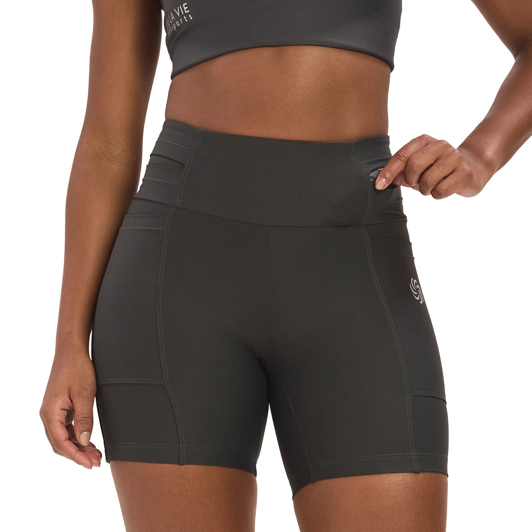 Short de Compressão com Multibolsos