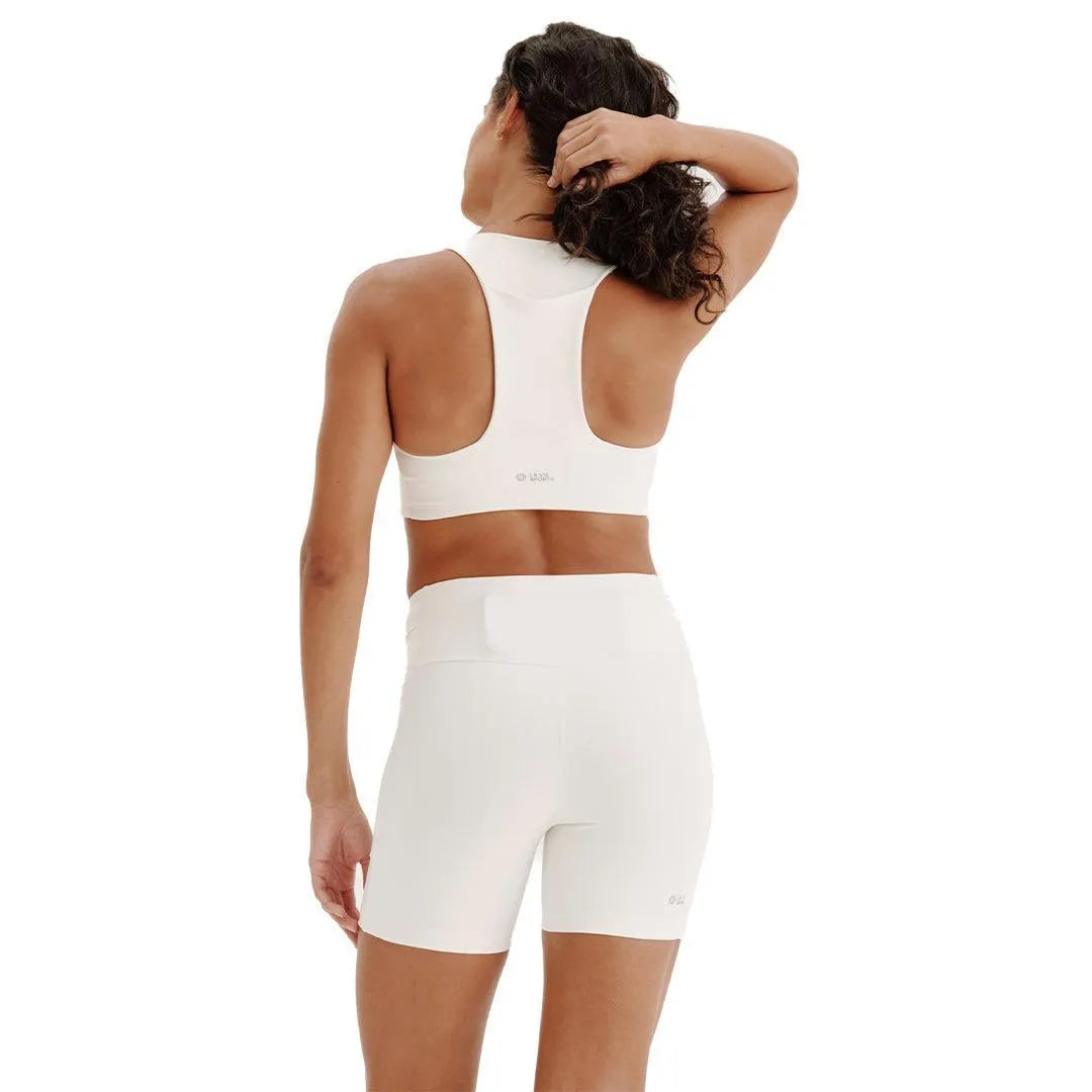 Short de Compressão com Multibolsos Total Emana Latte