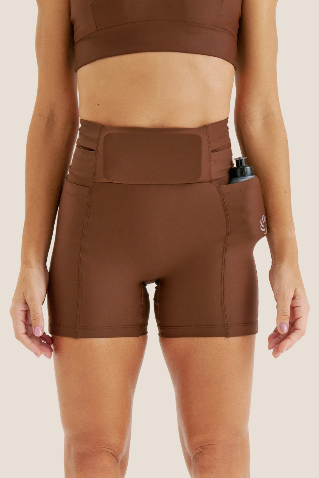 Look: Top conforto + Short multibolsos livre café