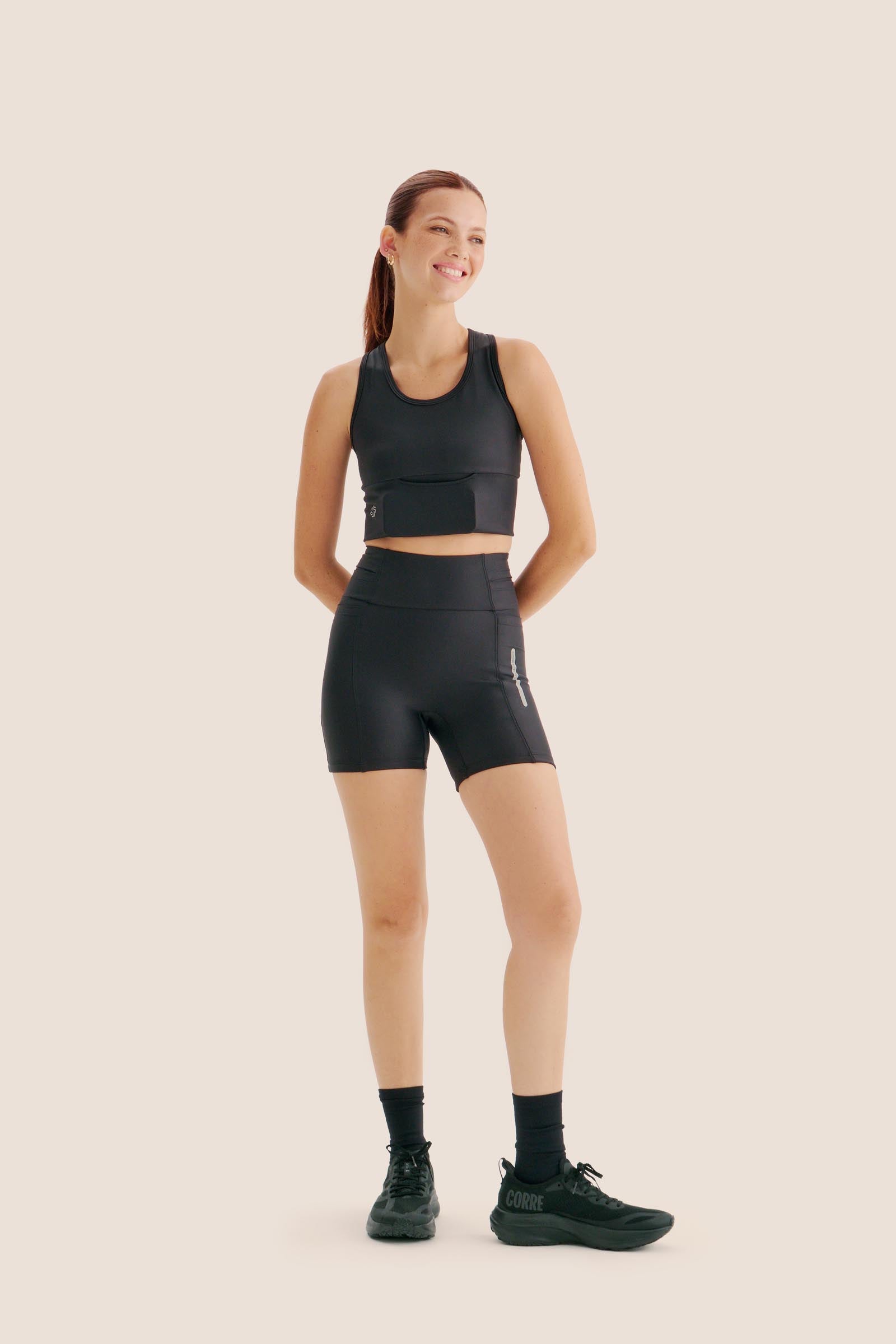 SHORT DE COMPRESSÃO COM MULTIBOLSOS LIVRE FlexSkin™ PRETO - LA VIE