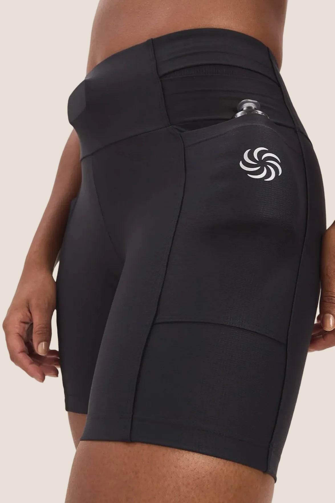 Short de Compressão com Multibolsos