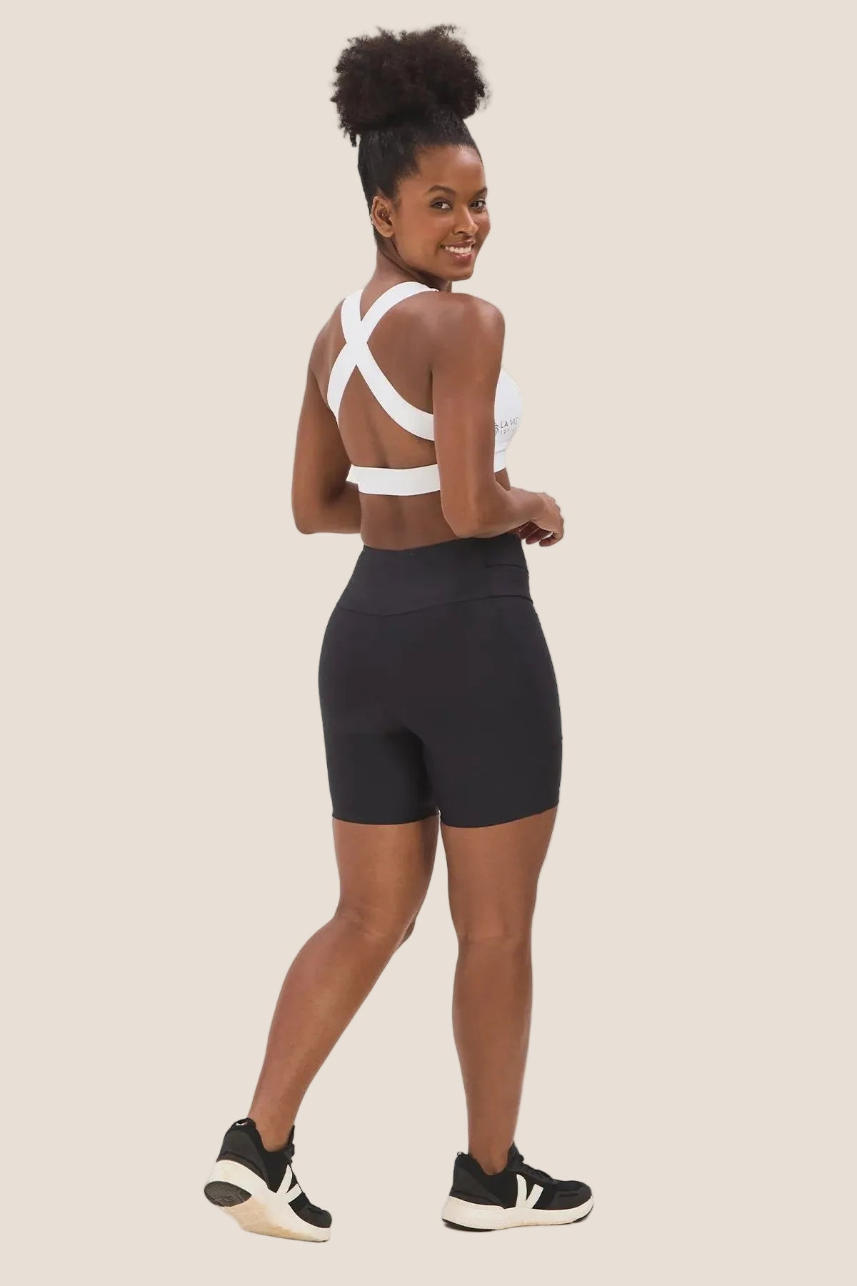 Short de Compressão com Multibolsos Preto