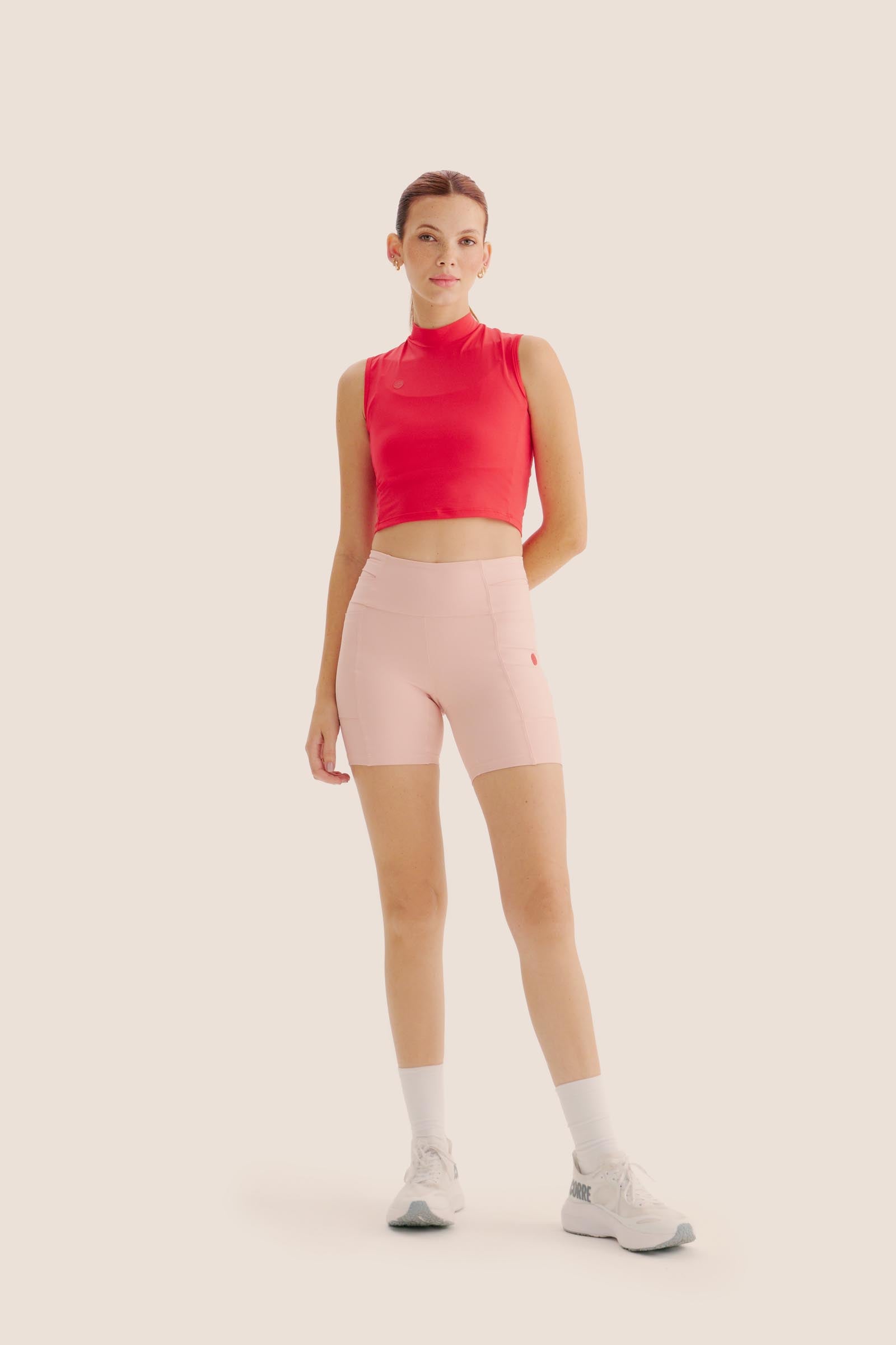 SHORT DE COMPRESSÃO COM MULTIBOLSOS EMANA ROSÉ COM FOGO