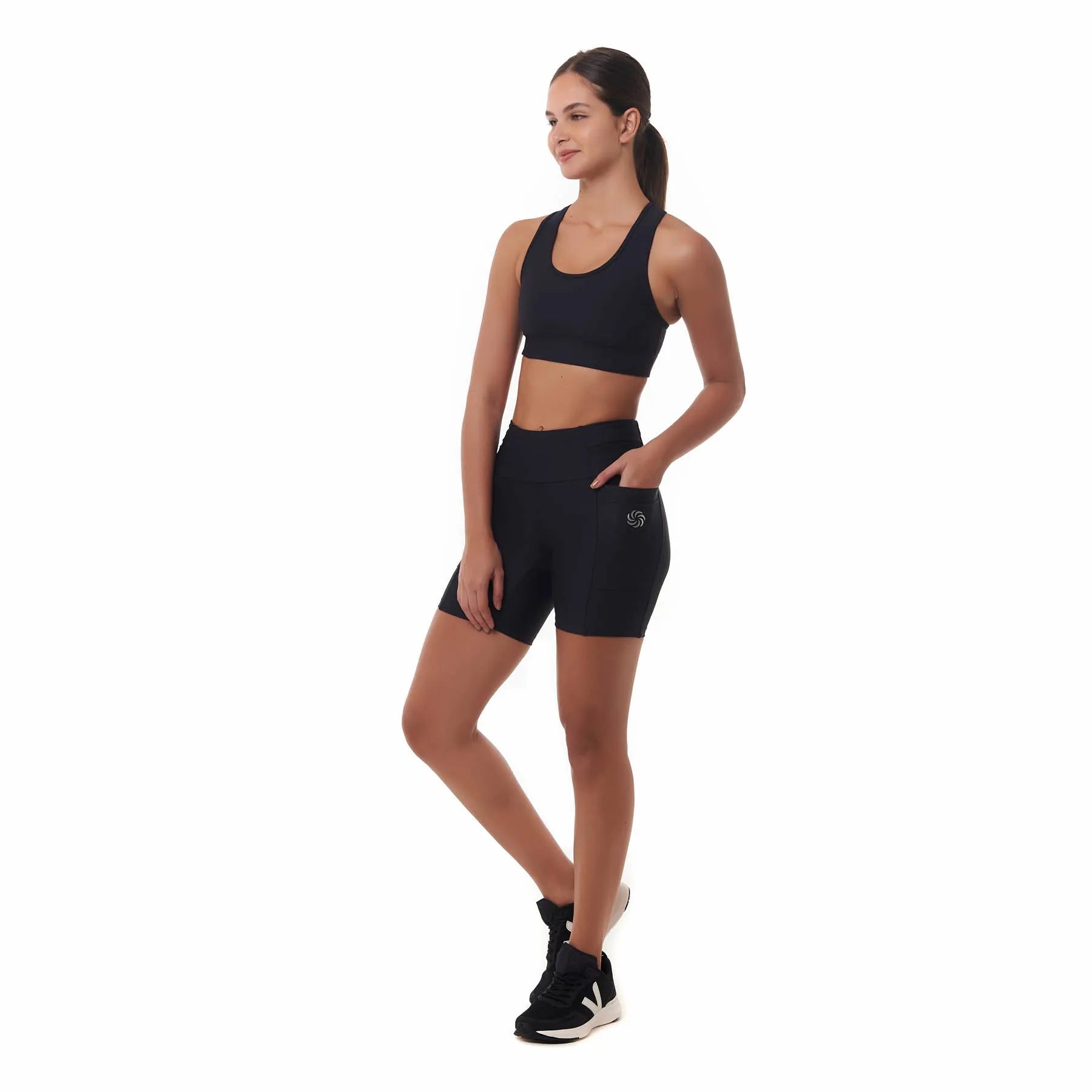 Short de Compressão com Multibolsos Total Emana Preto