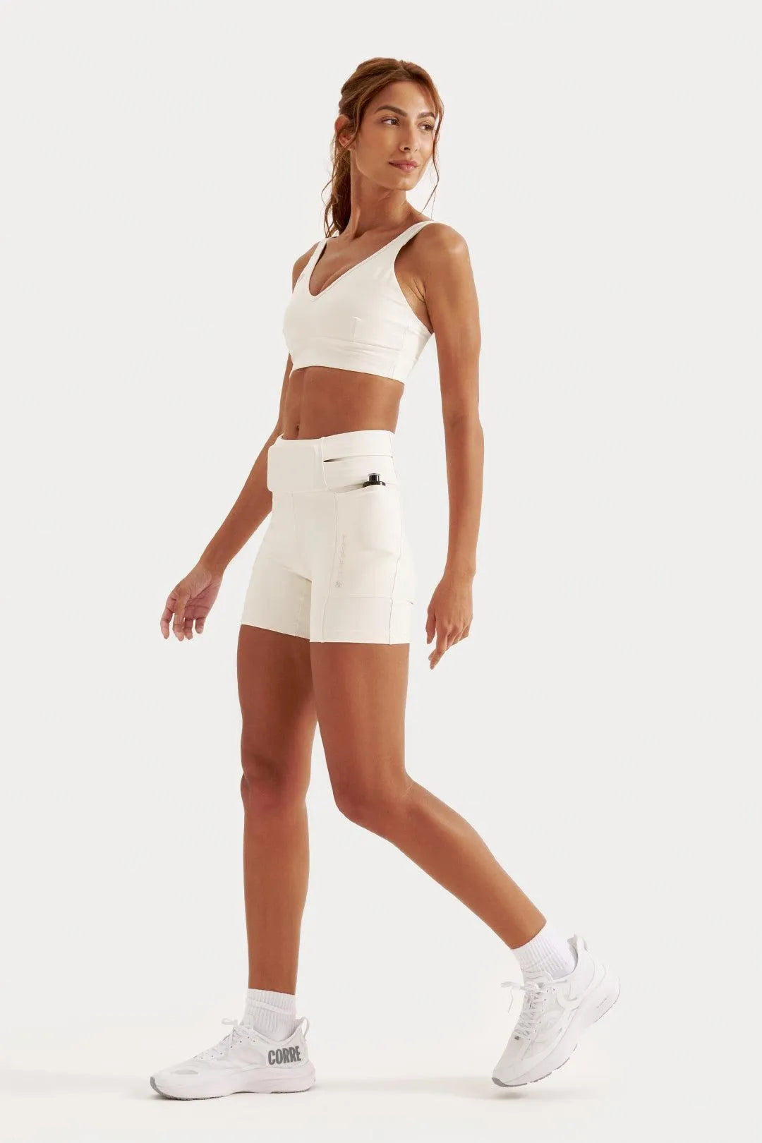Short de Compressão com Multibolsos Simple Off White