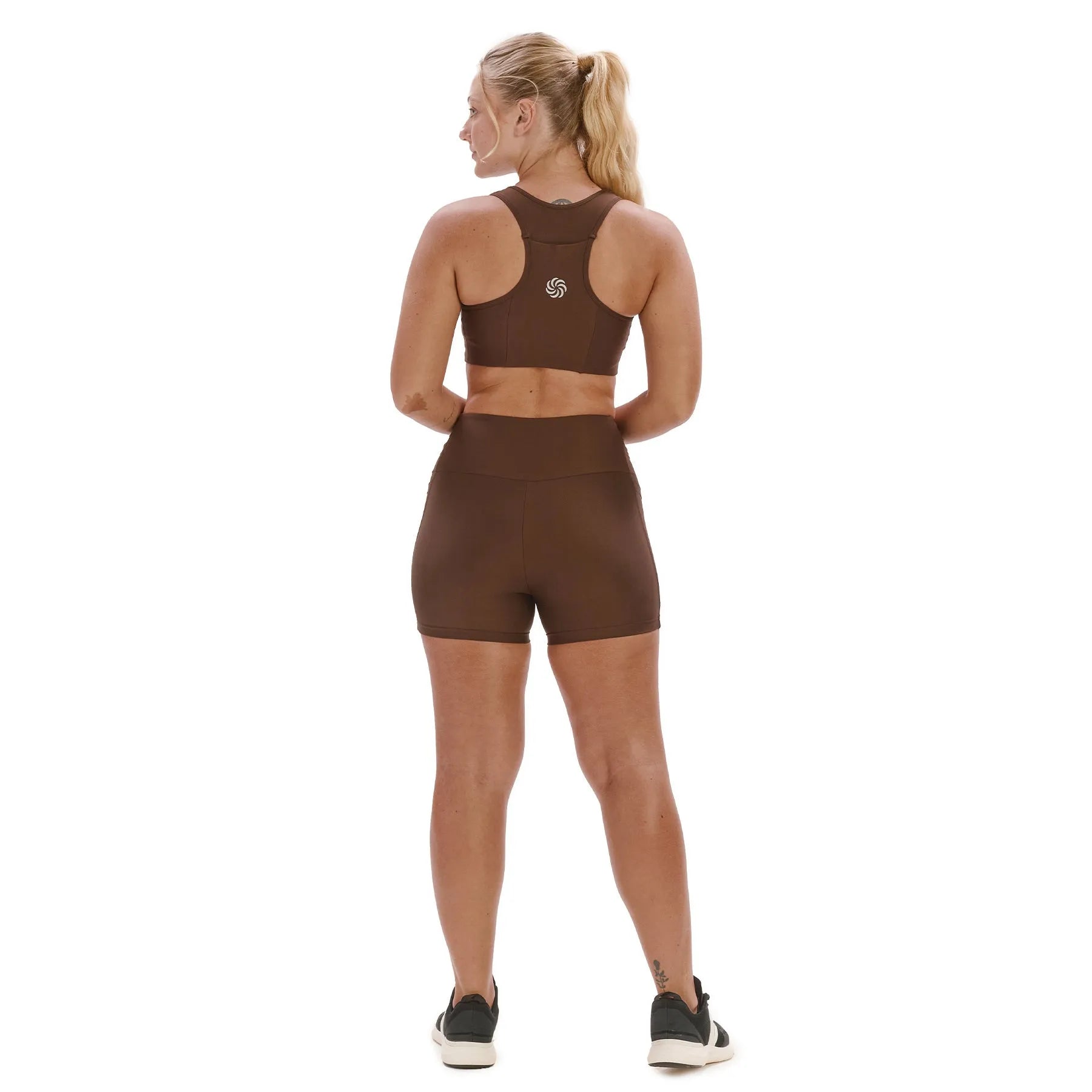 Short de Compressão Curto com Multibolsos Total Emana Café