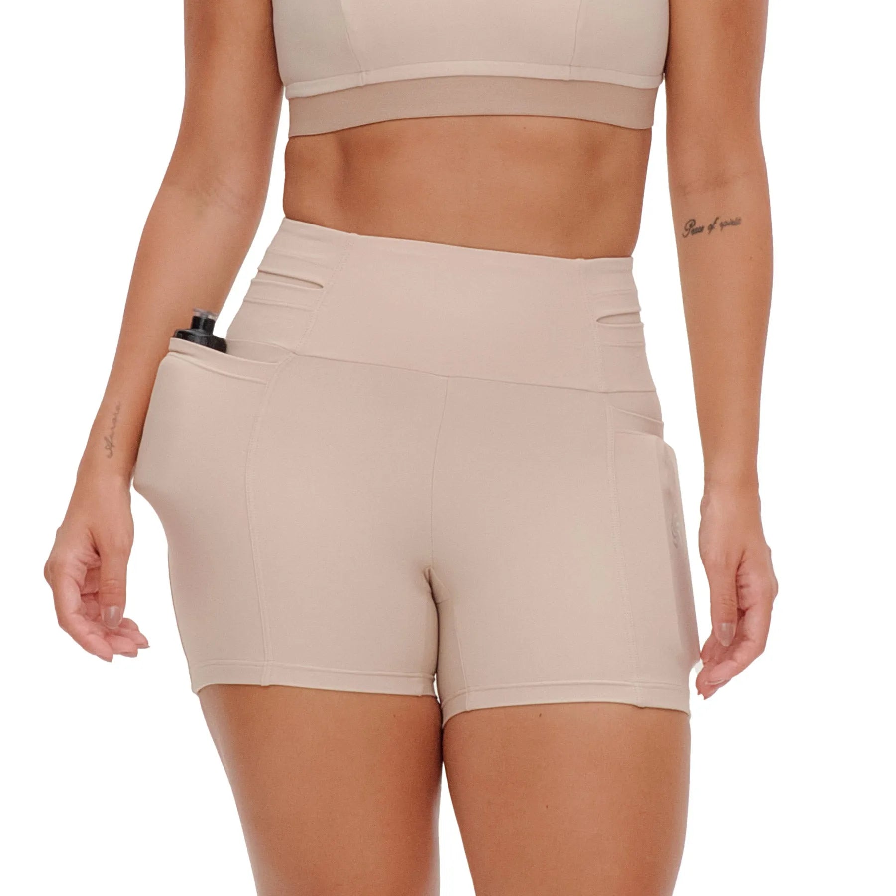 Short de Compressão Curto com Multibolsos Total Emana