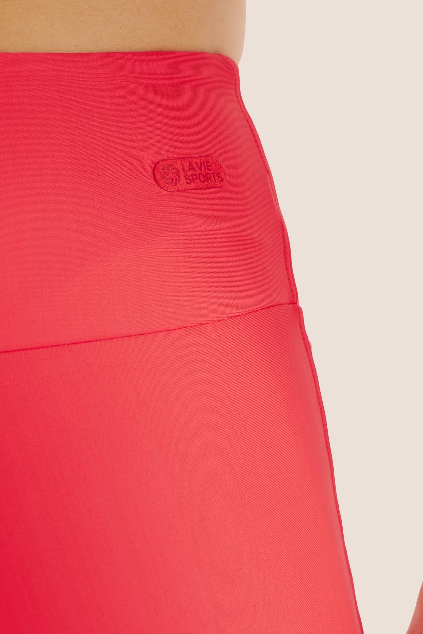 SHORT DE COMPRESSÃO COM MULTIBOLSOS CURTO EMANA FOGO