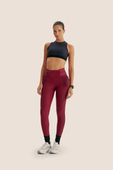 Look: Top dupla face + Calça multibolsos FlexSkin™ beterraba