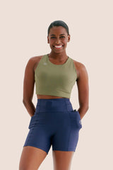 Look: Top bojo fixo musgo + Short multibolsos livre marinho