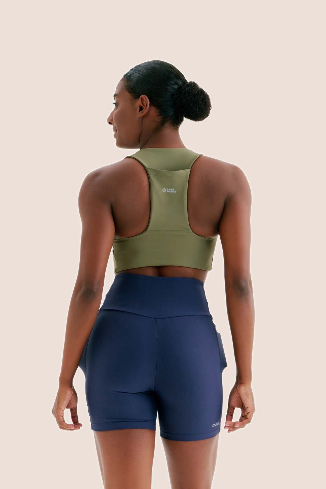 TOP DE COMPRESSÃO COM BOLSO CROPPED BOJO FIXO 2.0 TOTAL EMANA VERDE MUSGO