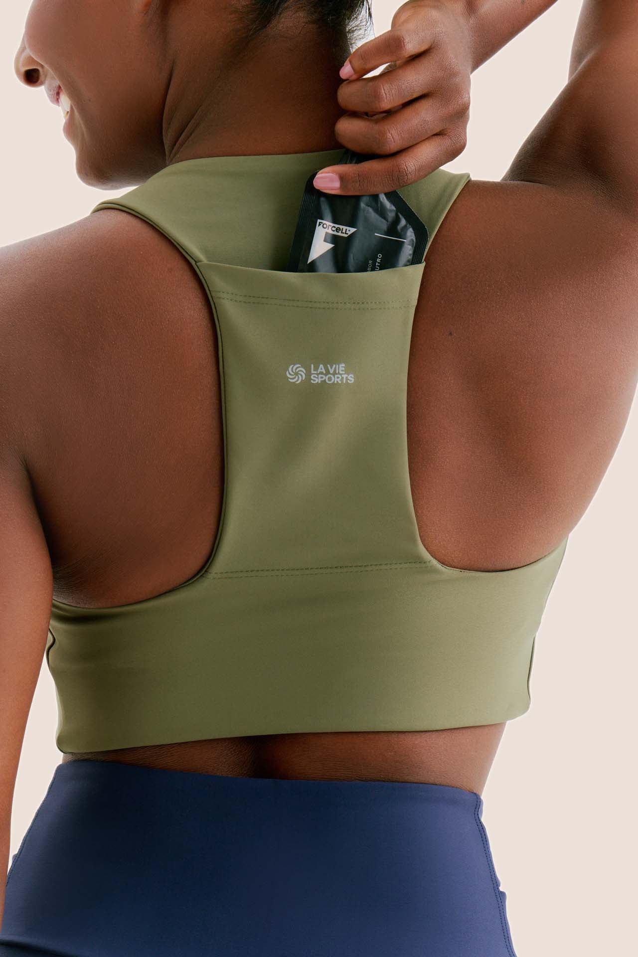 TOP DE COMPRESSÃO COM BOLSO CROPPED BOJO FIXO 2.0 TOTAL EMANA VERDE MUSGO