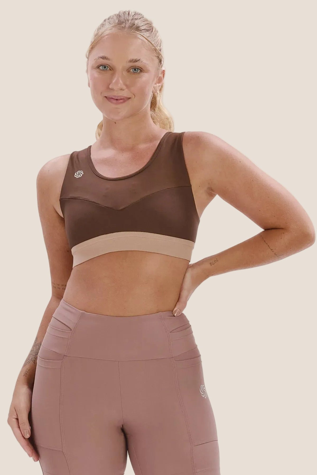 Top de Compressão com Bolso Recortes Total Emana Café