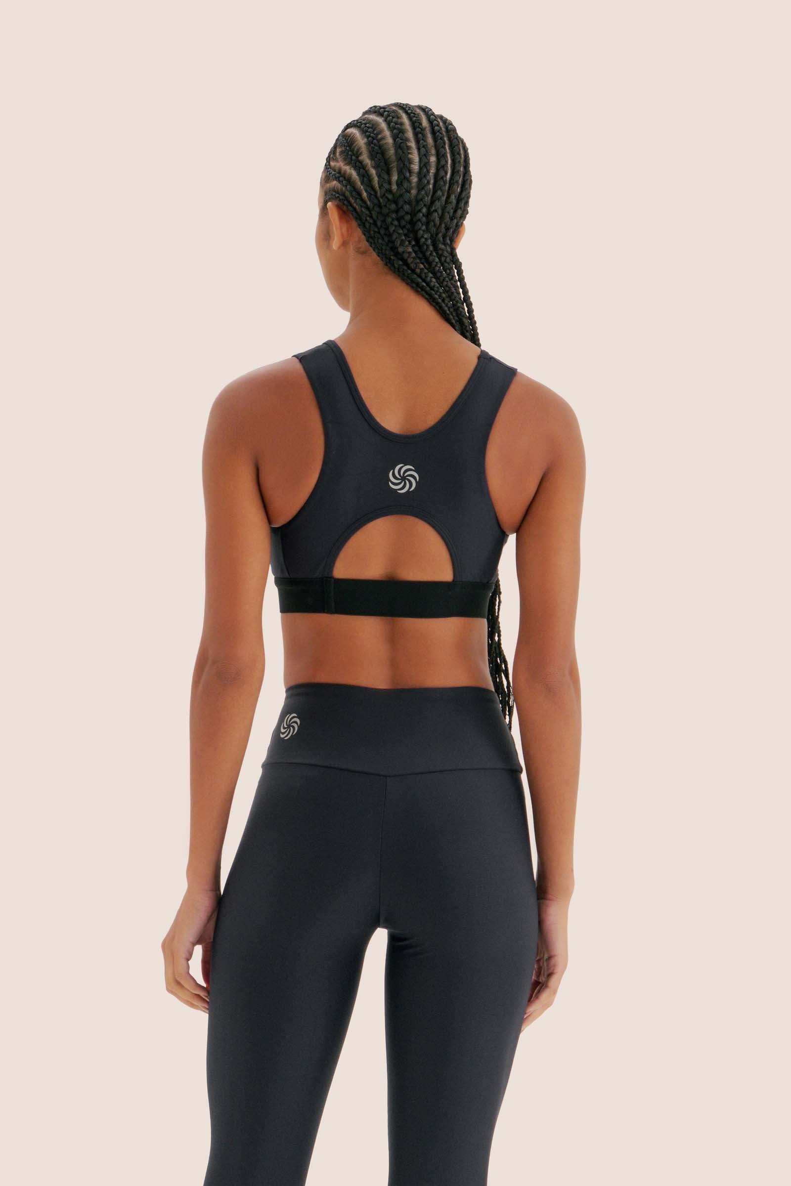 Top de Compressão com Bolso Recortes Preto