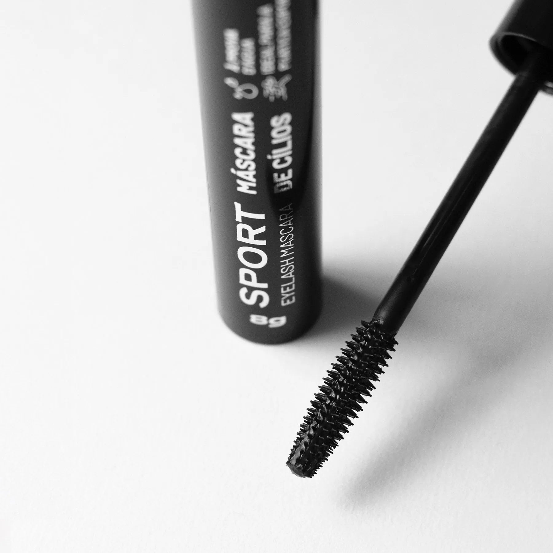 Máscara de cílios Sport Eyelash Mascara preta 8g - Pink Cheeks