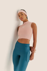 Look: Top golinha rose + Calça multibolsos simple petróleo