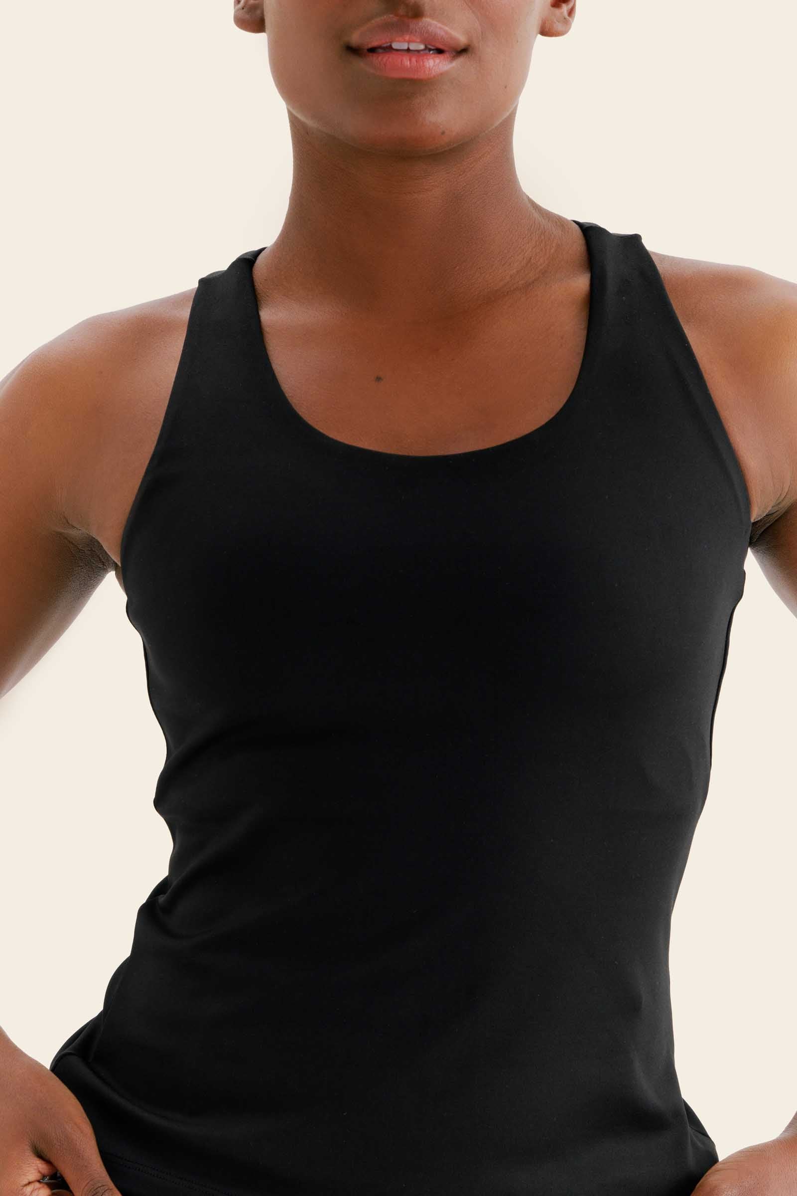 CAMISETA DE COMPRESSÃO COM SUPER BOLSO AloeSkin™ PRETA