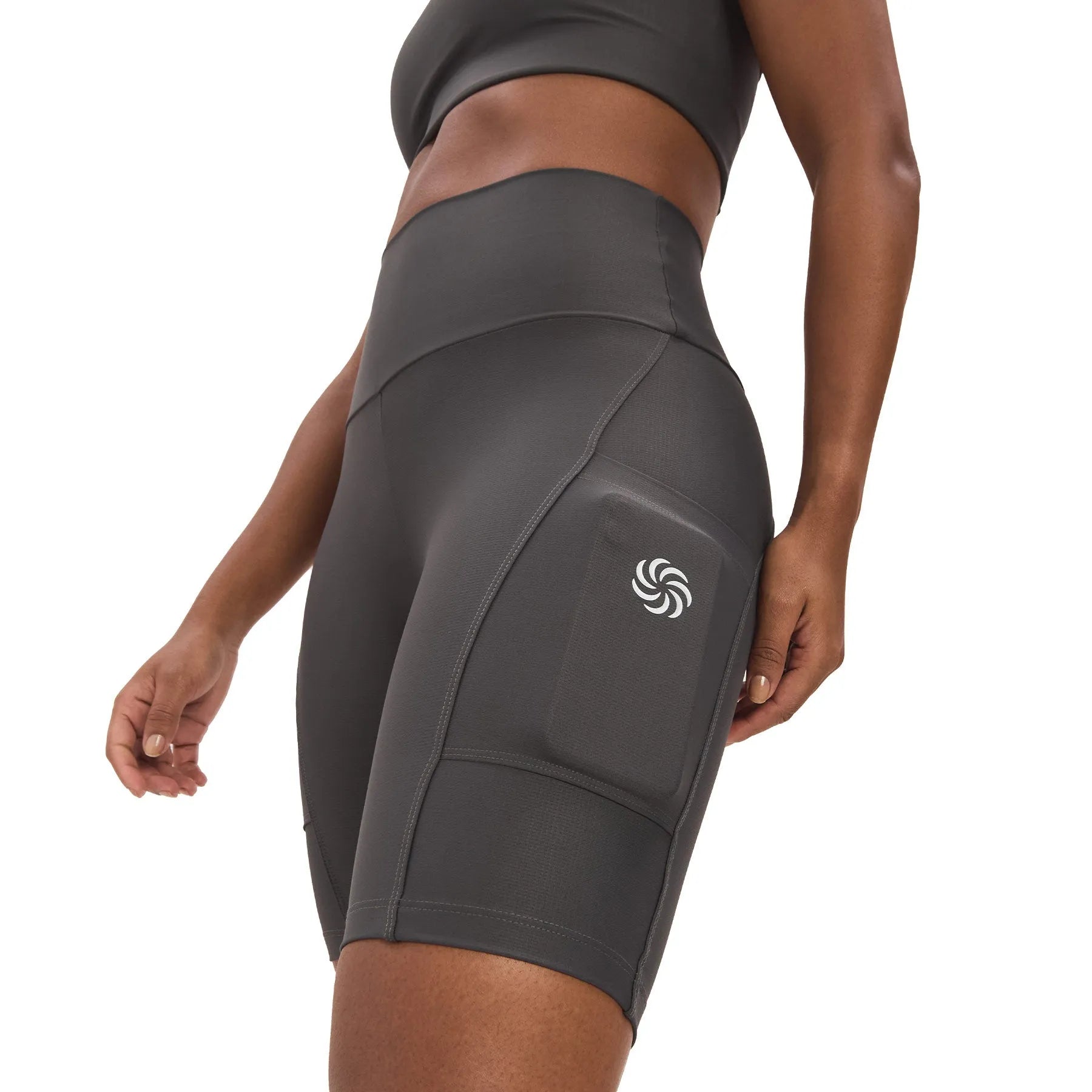 Bermuda de Compressão com Bolsos Clássica