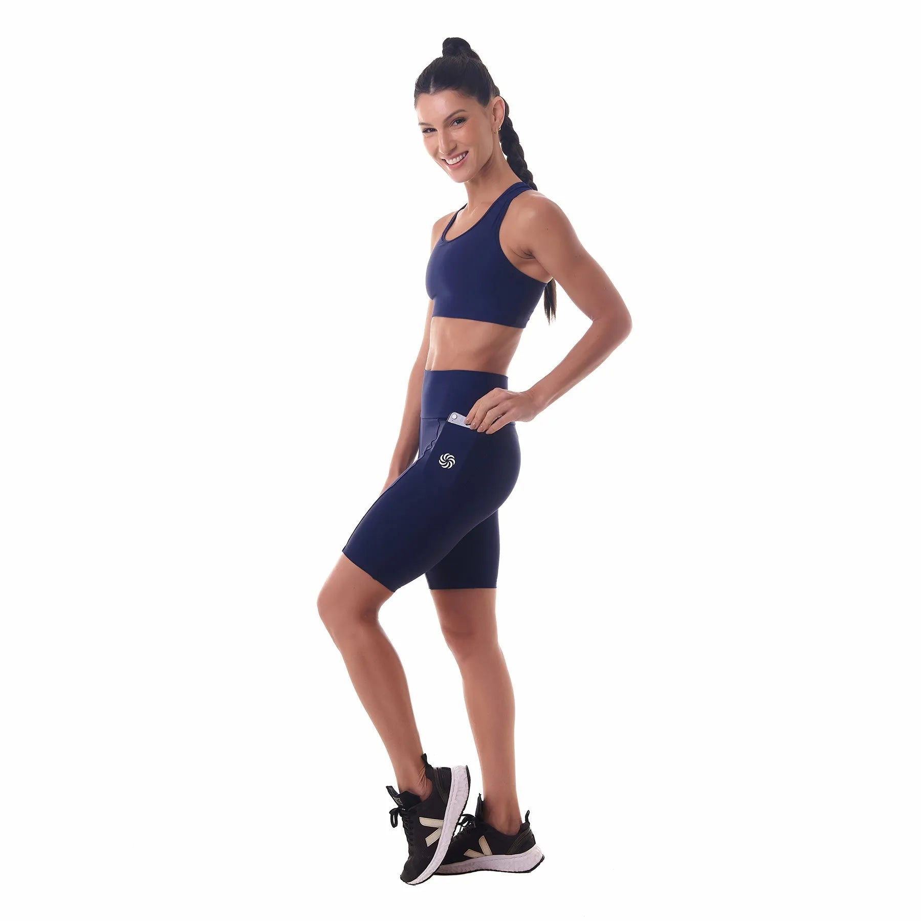 Bermuda de Compressão com Bolsos Recortes Emana Marinho