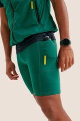 BERMUDA DE COMPRESSÃO COM MULTIBOLSOS MASCULINA FlexSkin™ ESMERALDA