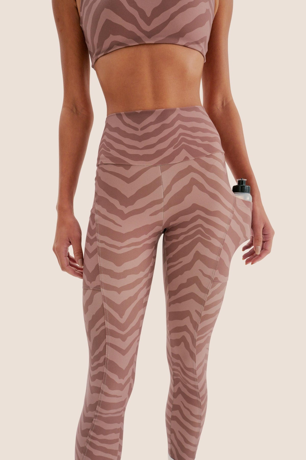 CALÇA DE COMPRESSÃO COM 3 BOLSOS CLASSICA EMANA SAVANA