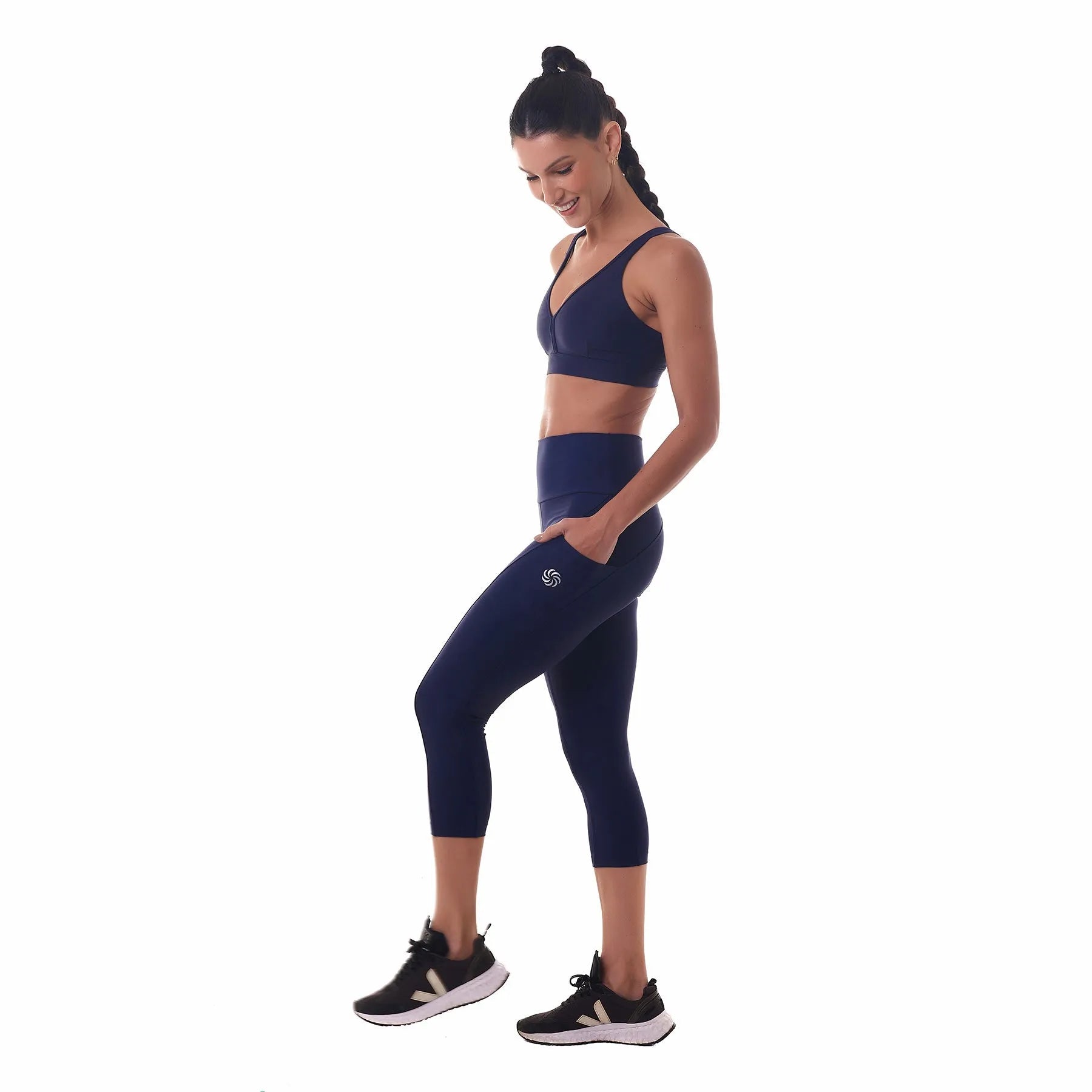 Calça de Compressão com Bolsos Cropped Clássica Emana