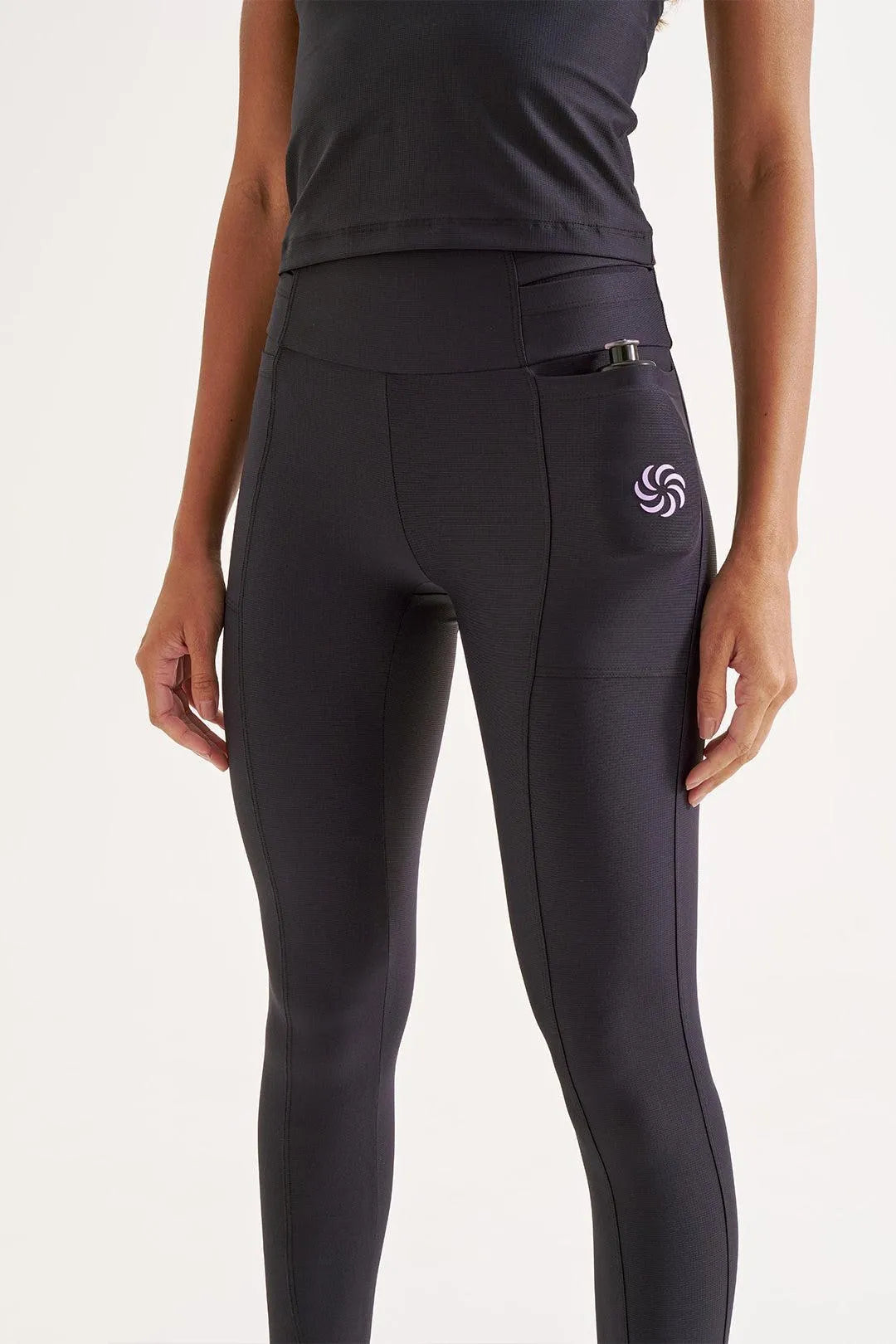 Calça de Compressão com Multibolsos Preta e Lavanda