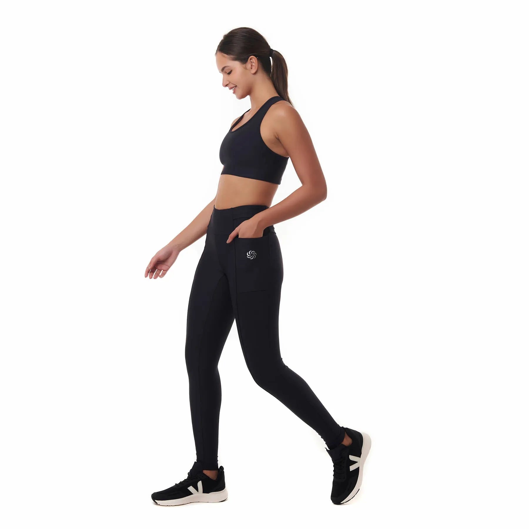 Calça de Compressão com Multibolsos Total Emana Preto