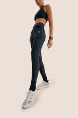 CALÇA DE COMPRESSÃO COM MULTIBOLSOS CompressSkin™ + Emana PRETA