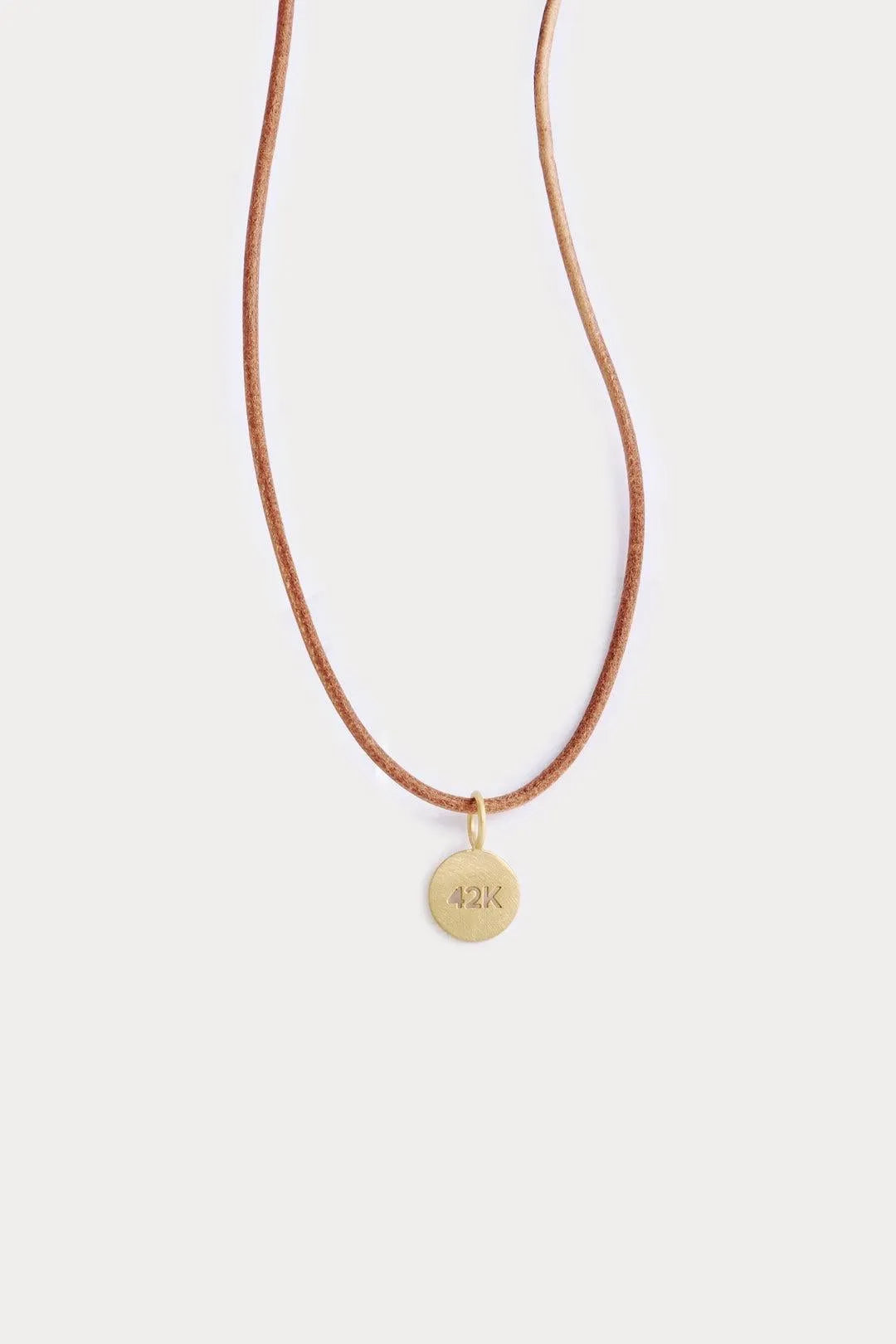 Pingente Tênis com courinho La Vie Sports - Renata Alt